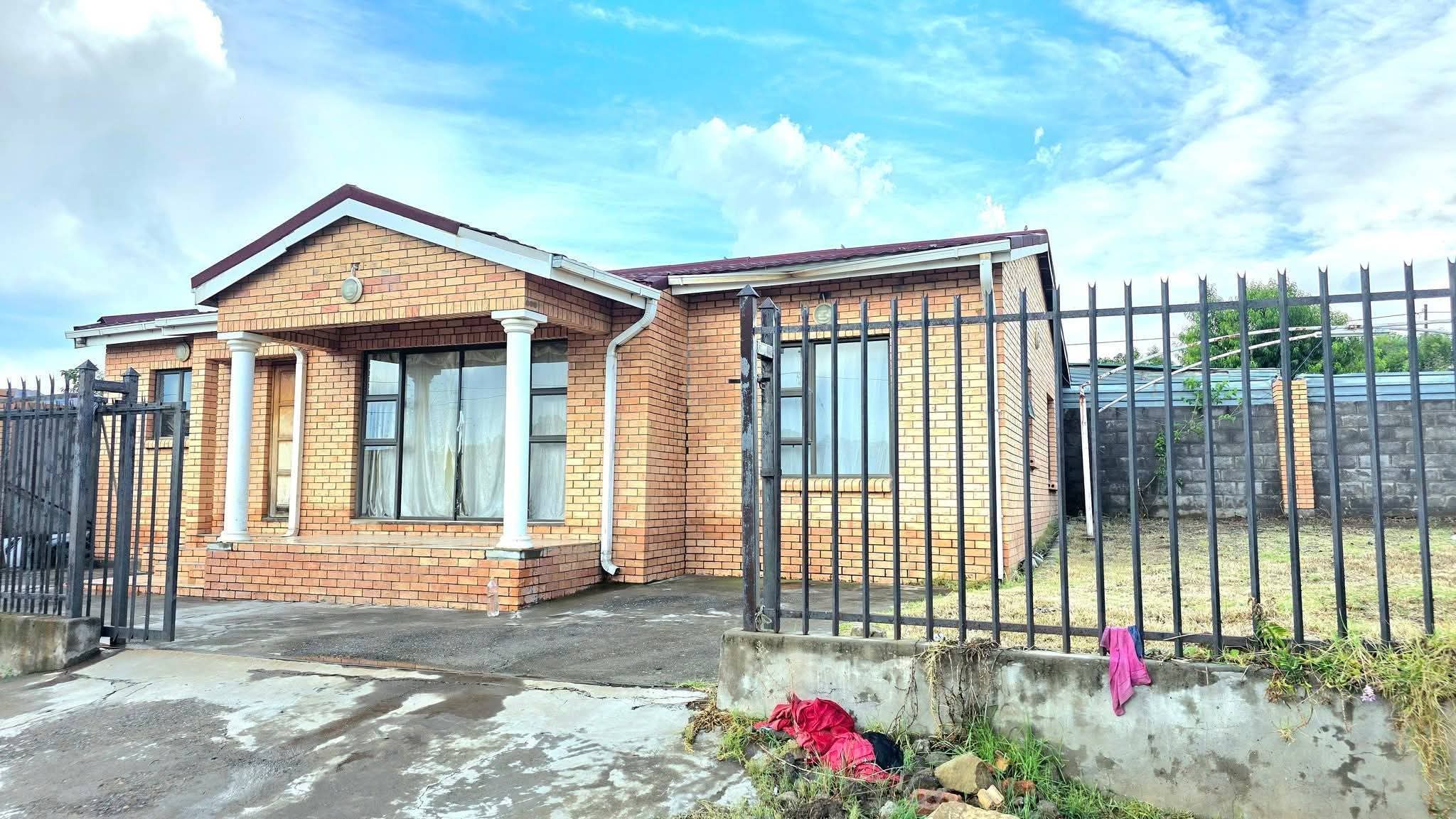 3 bedrooms 