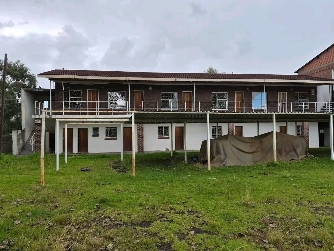 24bedrooms, 4 office spaces, private bar, large hall