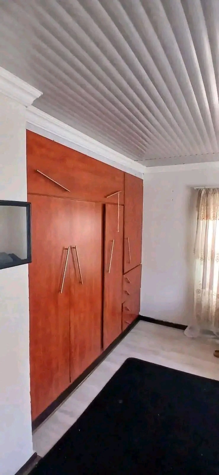 Bedrooms, 2bathrooms, lounge, kitchen